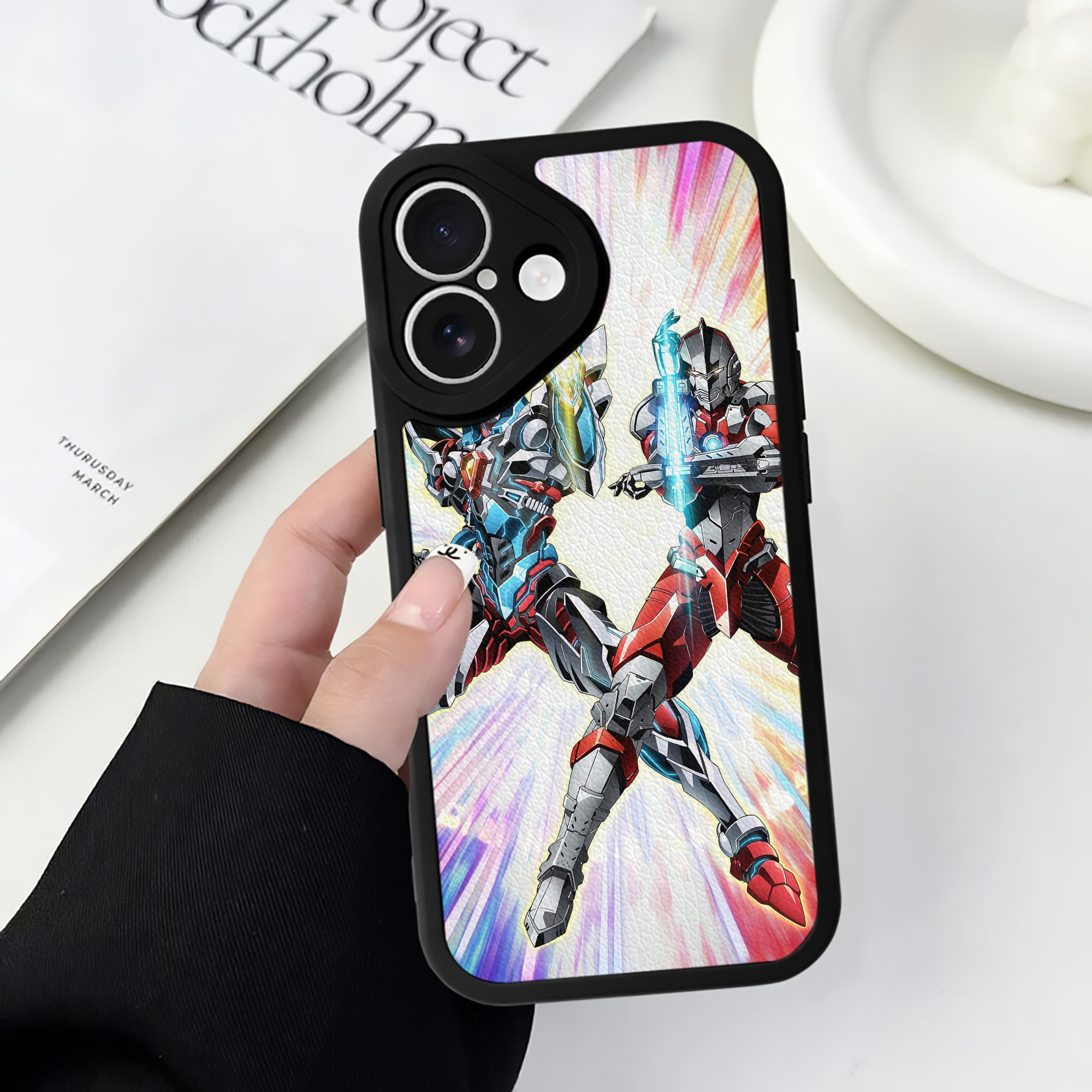 （画像用） ウルトラマン Ultraman 【iPhone 16シリーズ対応】シリコンスマホケース（レザー調） 材質：シリコン
